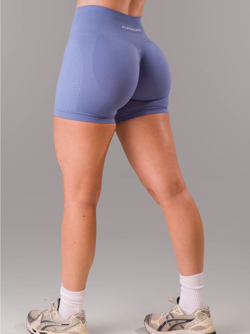🚨SOLD OUT COLOR Alphalete Contour Ultra High Rise Scrunch Shorts Bluebonnet Med